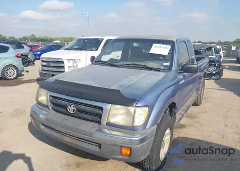 1999 Toyota Tacoma z USA, uszkodzony, nr VIN 4TAWN72N8XZ456195